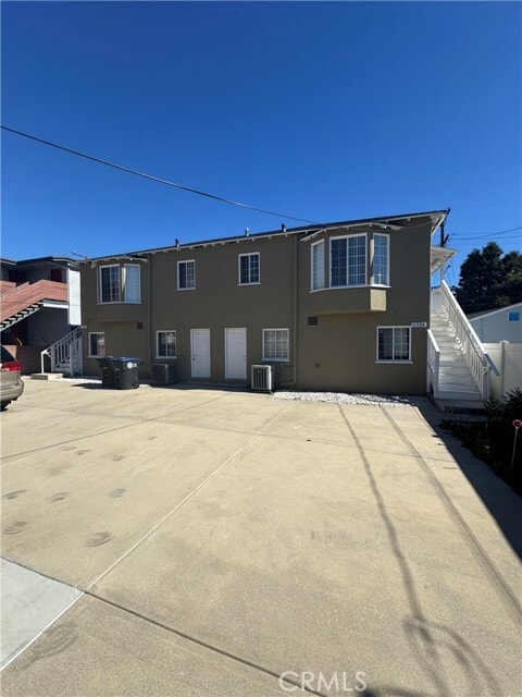 Building Photo - 1130 Spazier Ave Unit A