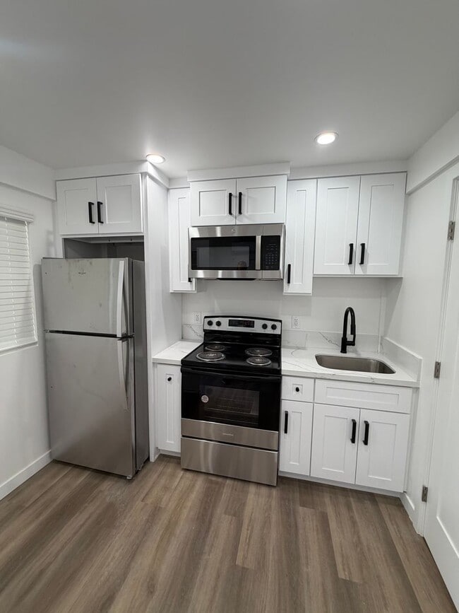 Building Photo - Brand new ADU with Backyard! Unit 4913 3/4