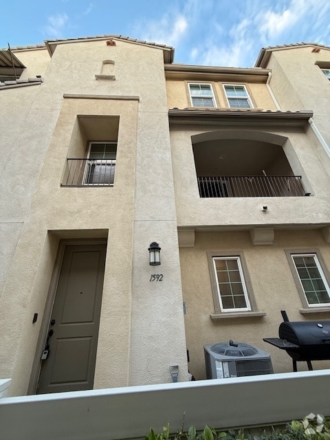 Building Photo - 1592 Santa Sabine Rental