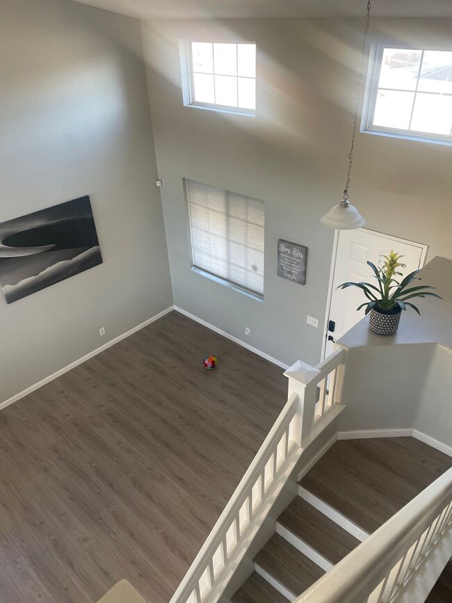 Photo - GORGEOUS AND IMMAXCULATE 4 BDRM 3 BA STORY HOME FOR LEASE PALMDALE!