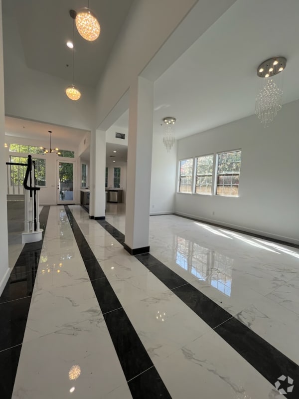 Building Photo - 2320 Diamond Head Way Rental
