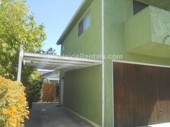 Covered/ parking space - 635 Palms Blvd Unit B