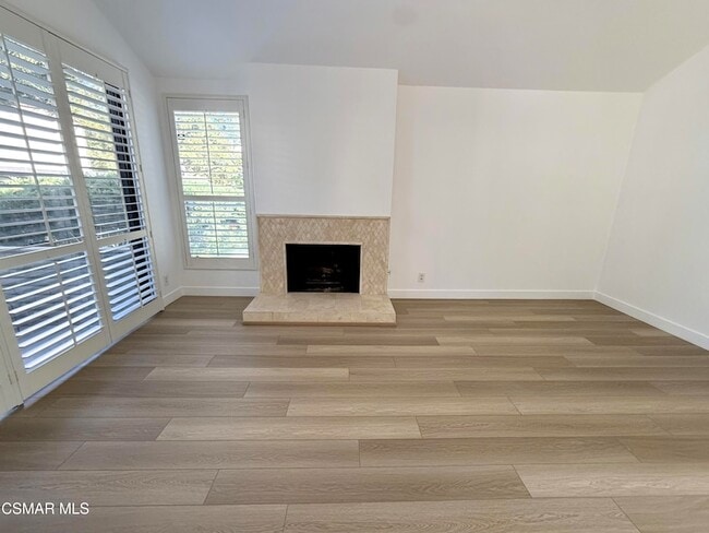 Photo - 21801 Burbank Blvd