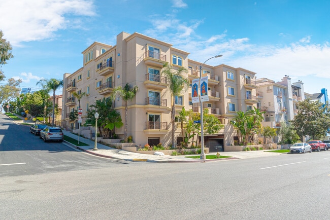 Building Photo - 10390 LA GRANGE Ave Unit #402 Rental