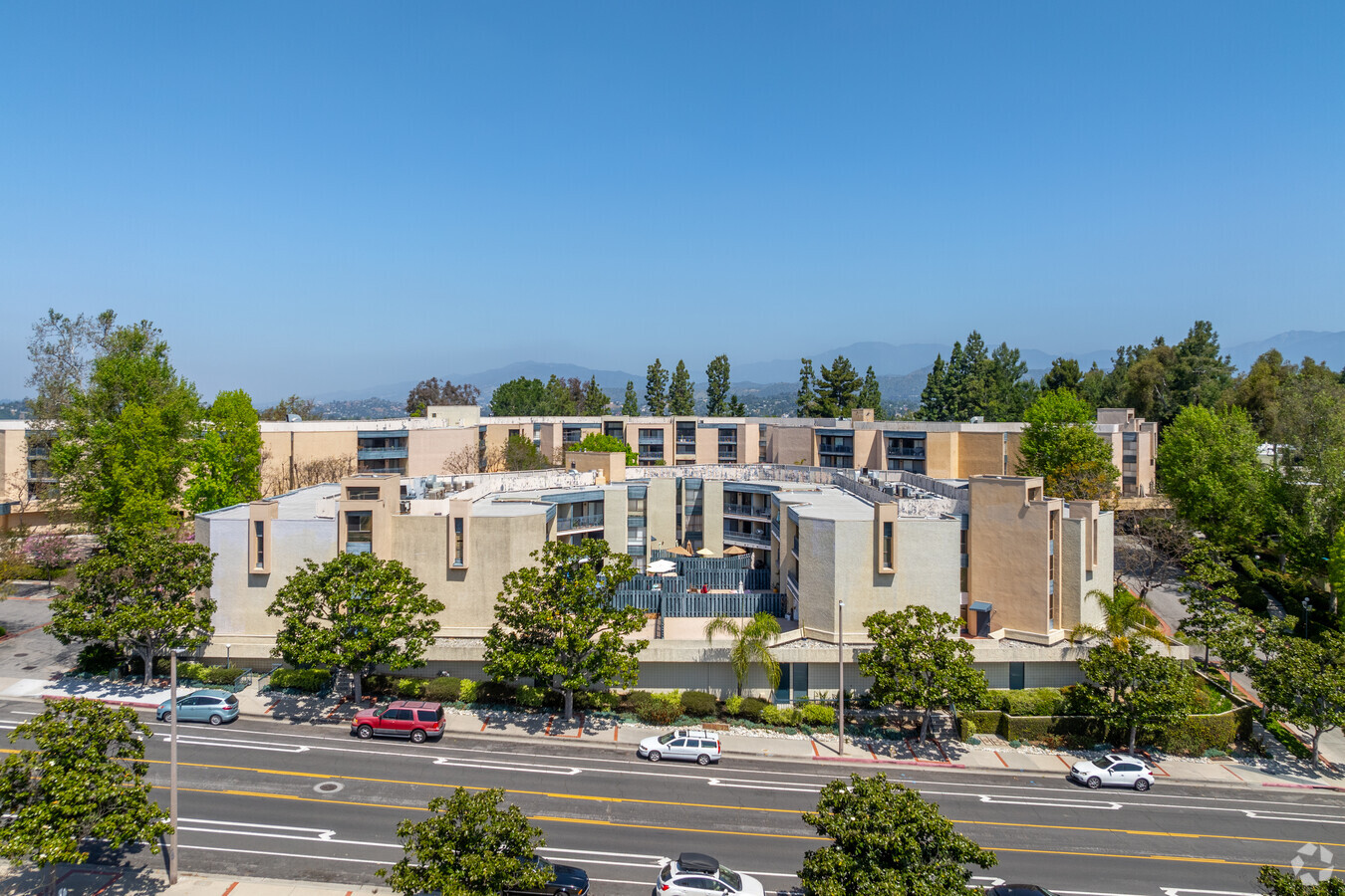 Alt Building - Eaton Crest Apartments