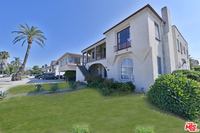 Photo - 1068 S Wooster St Condo