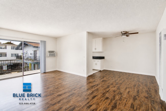 Building Photo - 8330 Willis Ave Unit 1