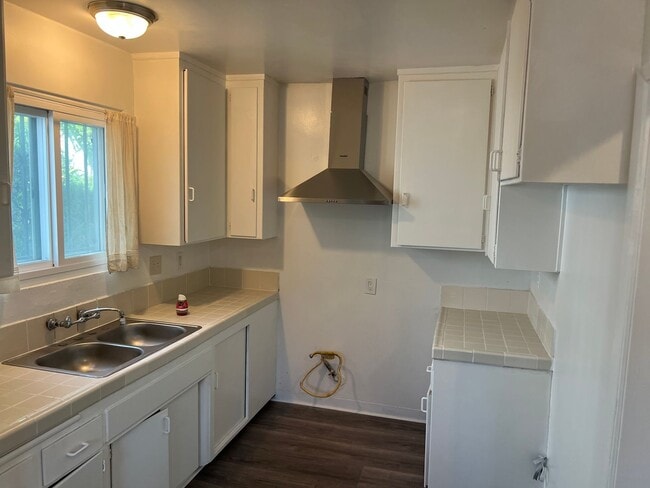 Photo - Parhams, LLC-VanNess Unit 10427-1