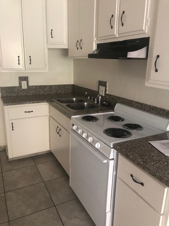 Photo - 8529 Willis Ave