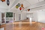 Photo - 339 Adelaide Dr