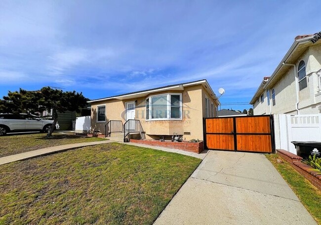 Photo - 1382 W 26th Pl
