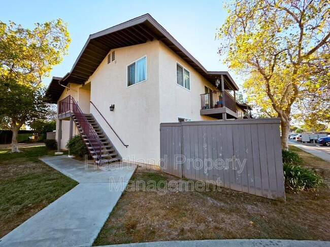Building Photo - 240 W Lincoln Ave Unit #19