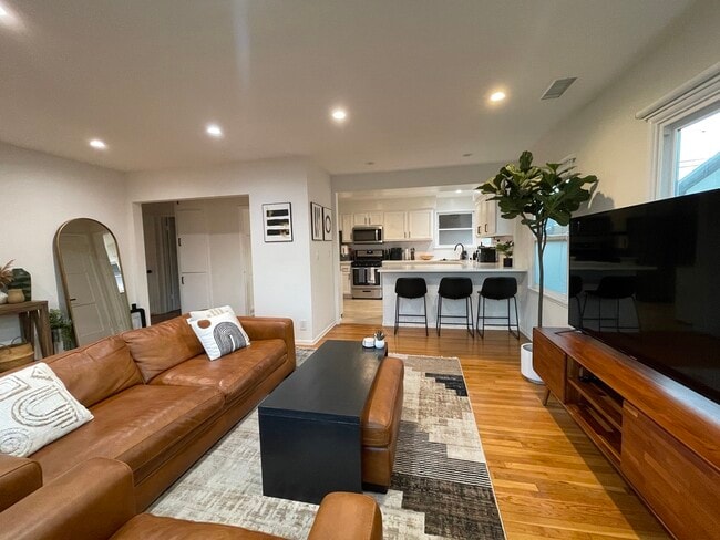 Photo - 5506 W 123rd St