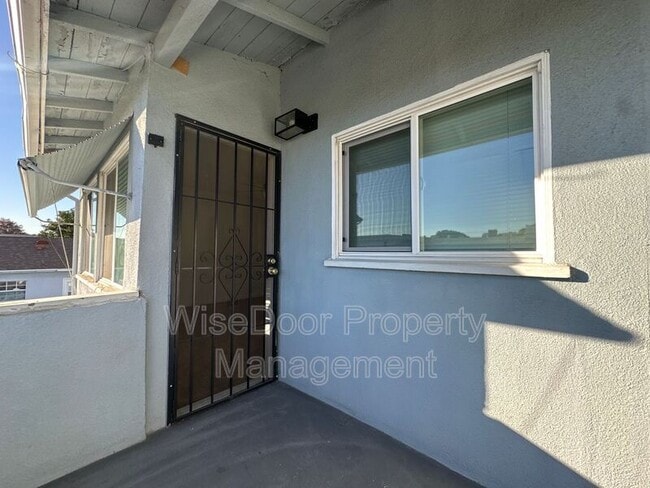 Building Photo - 5934 Cloverly Ave Unit C