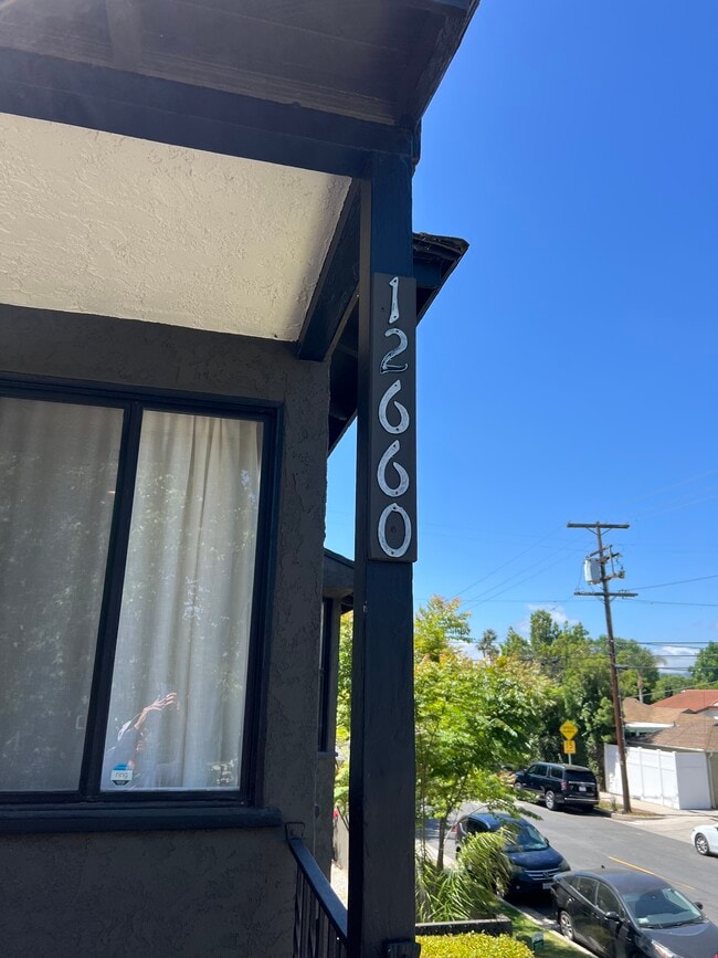 Photo - 12660 Oxnard St Apartment Unit 12660