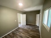 Photo - 1 Bedroom House With Yard and Private Laundry