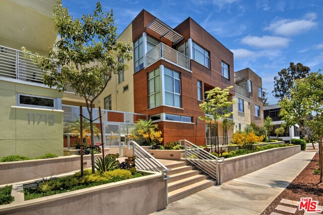 Building Photo - 11715 W Bellagio Pl Unit 104