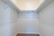 Photo - Charming Apartment with Urban Convenience ...