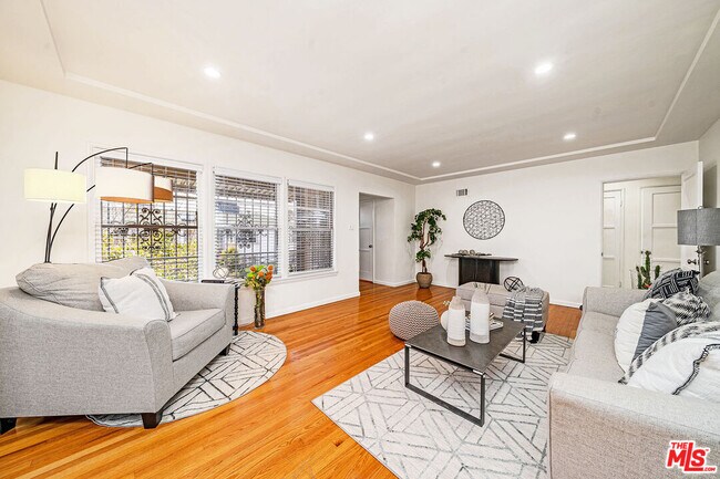 Photo - 820 Alandele Ave