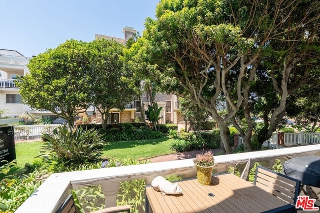 Photo - 20 Ketch St Unit 1