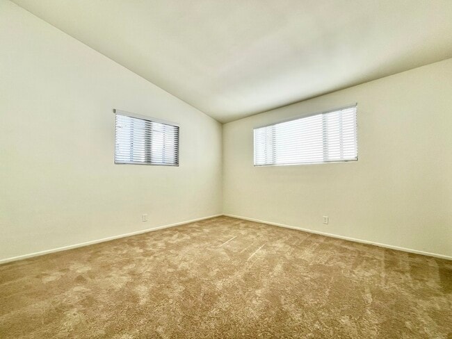 Photo - 333 Rexford Dr Unit 7