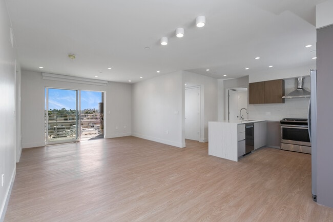 3BR, 3BA-1775 SF - Reve