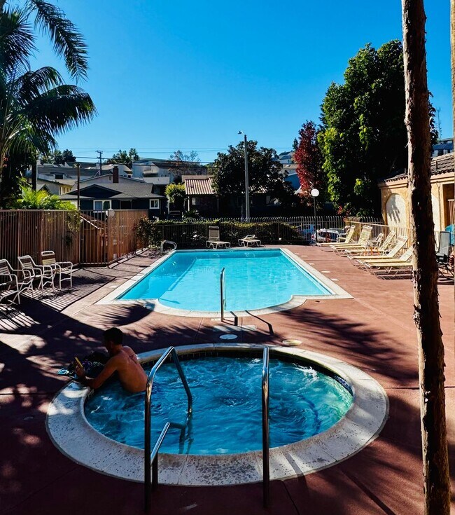 Photo - Remodelled 2 Bed 2 Bath For Rent at Signal Hill Unit #10