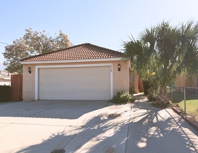 Building Photo - 3969 Severance Ave