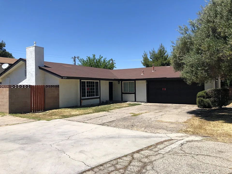 "Charming 3-Bed, 2-Bath Home in Lancaster – 1,499 Sq. Ft. of Comfort Awaits!" - "Charming 3-Bed, 2-Bath Home in Lancaster – 1,499 Sq. Ft. of Comfort Awaits!"