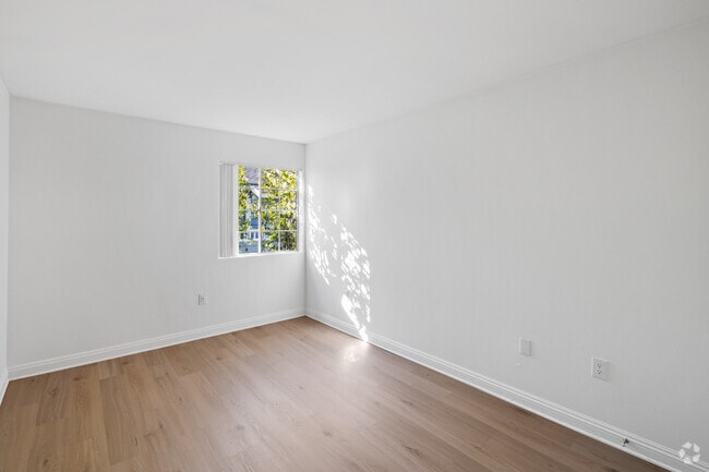 1BR, 1BA - 625SF - Nantucket Creek Apartments