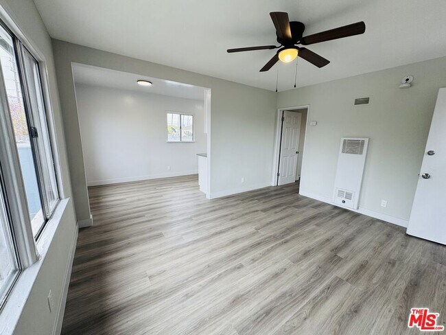 Photo - 810 W 62nd St Unit 1