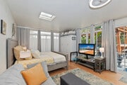 King Size Bed, Large TV - 300 Entrada Dr House