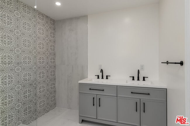 Photo - 1114 S Orange Dr