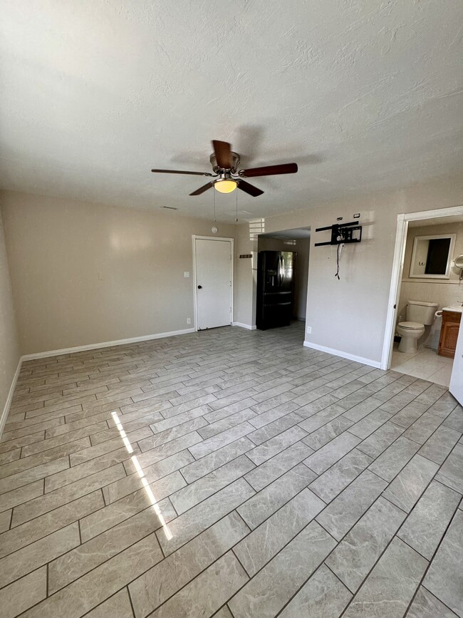 Photo - 157 California Ave Apartments Unit Studio