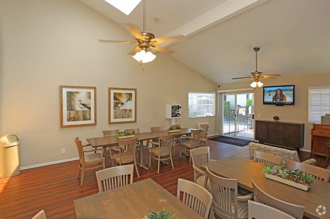 Lounge - Woodside Senior Apartments (55+)