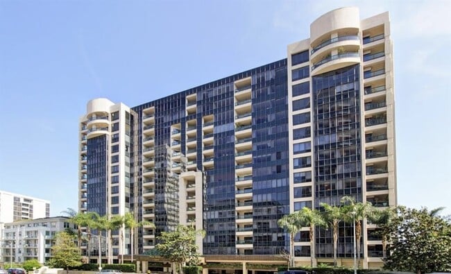 Building Photo - 10724 Wilshire Blvd Unit 509