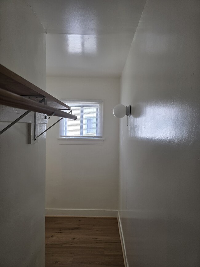 Photo - 2812 3/4 Hillcrest Dr Unit Hillcrest