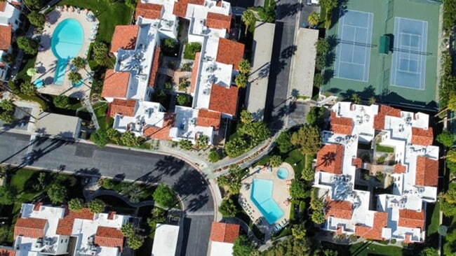 72-unit community with 2 pools, 2 spas and 2 tennis/pickleball courts - 250 E San Jose Rd Unit 61