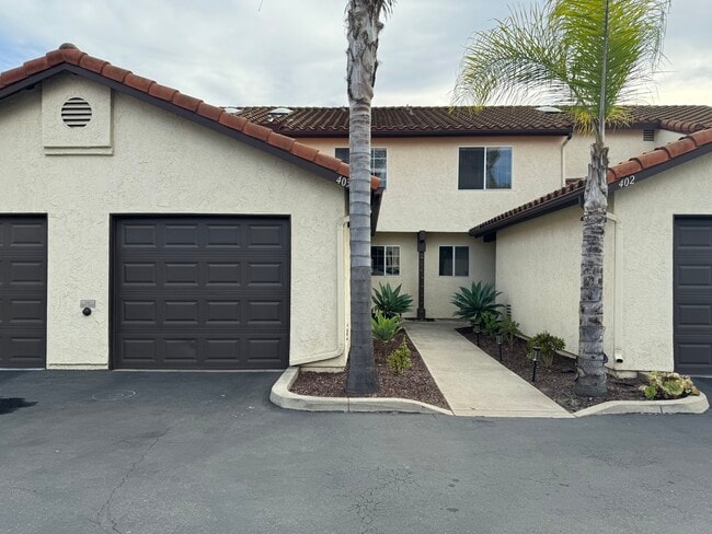 Building Photo - 5704 Camino Del Cielo Unit 403