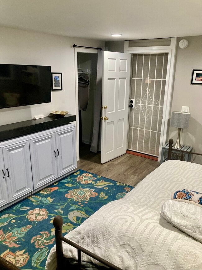Building Photo - 13509 Beverly Blvd Unit Studio apartment