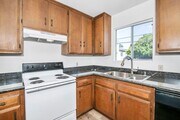Photo - SPACIOUS 2BD/1.5BA TOP FLOOR UNIT IN THE H... Townhome