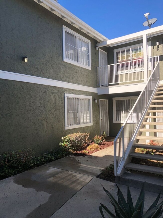 Photo - Beautifully Upgraded One Bedroom-One Bathroom Apartment in Talmadge Unit 4465-3