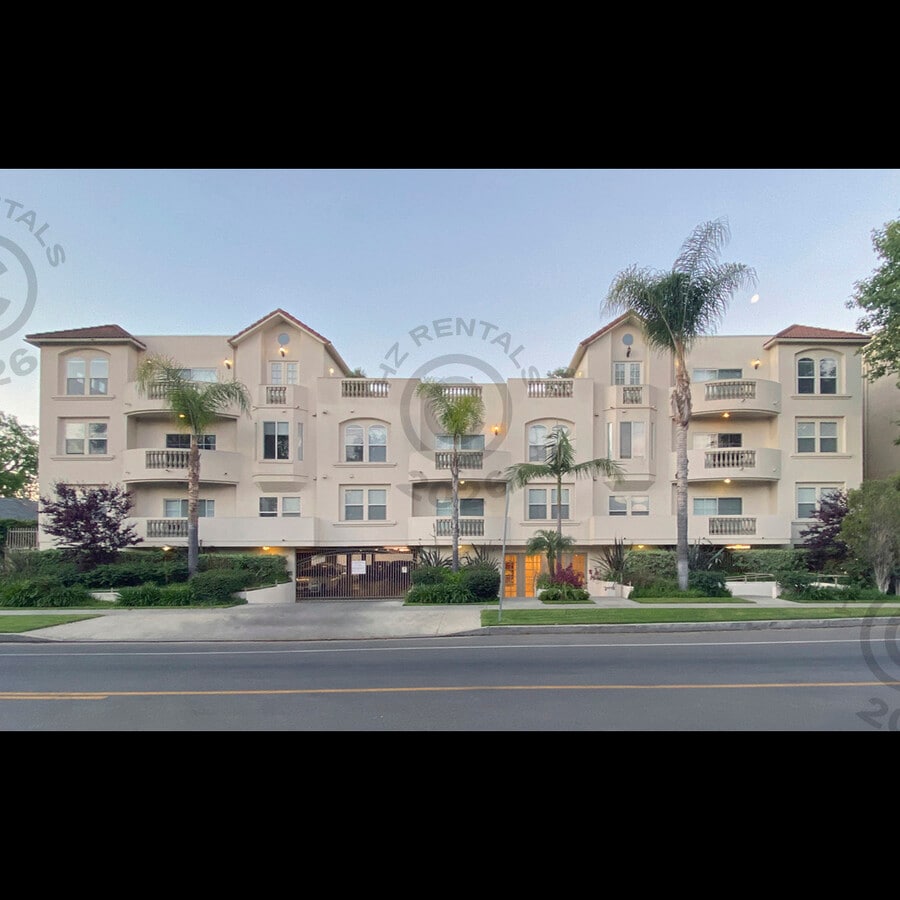 Photo - 12140 Moorpark St