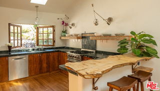 Photo - 8978 Wonderland Park Ave