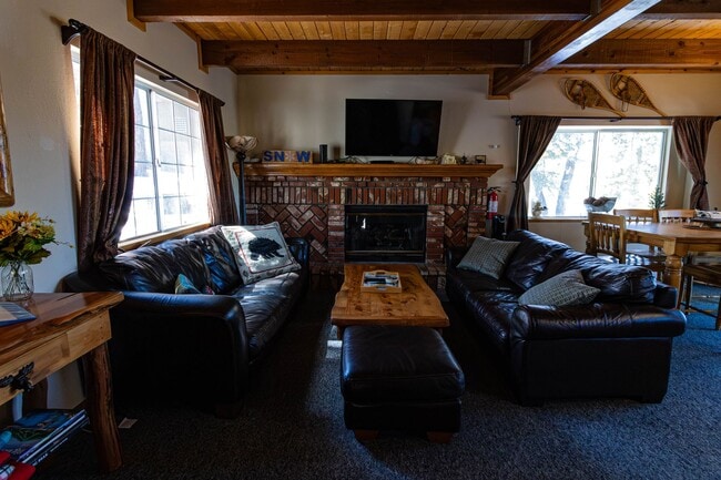 Photo - Spacious Three Bedroom located in Moonridge