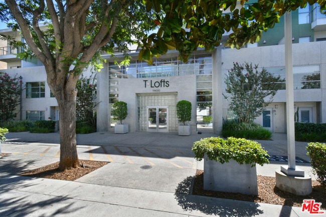 Photo - 11500 Tennessee Ave Unit 107