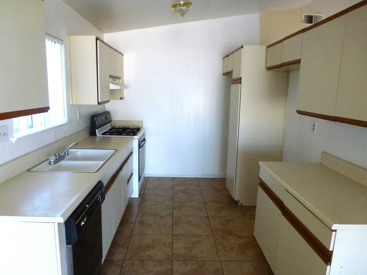 Photo - 2 BEDROOM PRICED RIGHT!