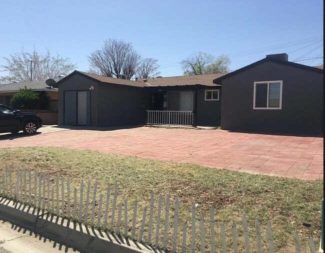 Photo - 1232 W Ave H 14