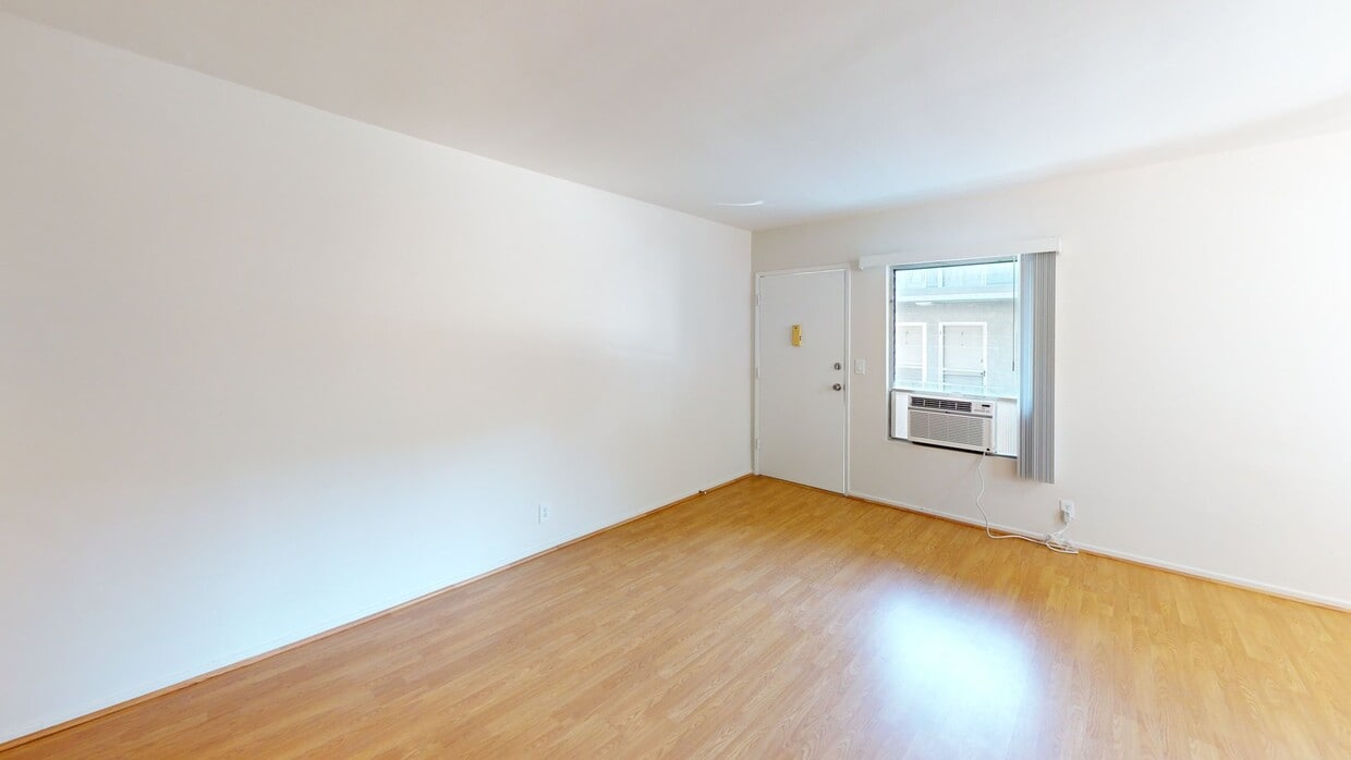3D Tour - 1042 Stanley Apartments