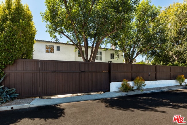 Photo - 4363 Irvine Ave